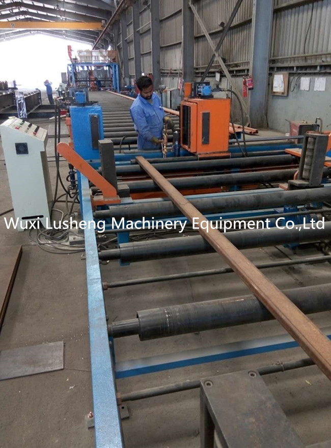 Horizontal h beam assembly machine